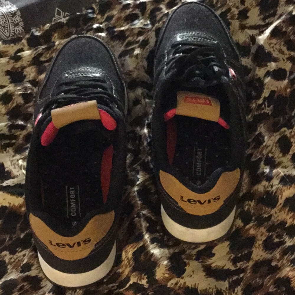 Shoes - Picture 2 of 3